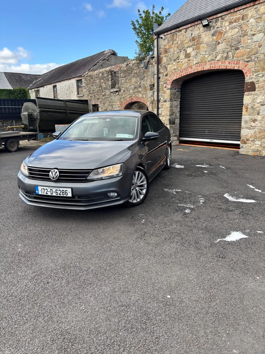 Volkswagen Jetta 2017 - Image 2
