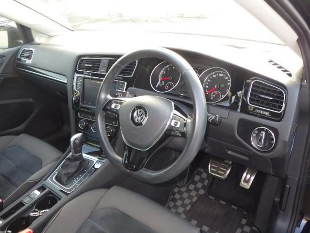 Volkswagen Golf 1.4 TSI HighLine Conect - Image 2