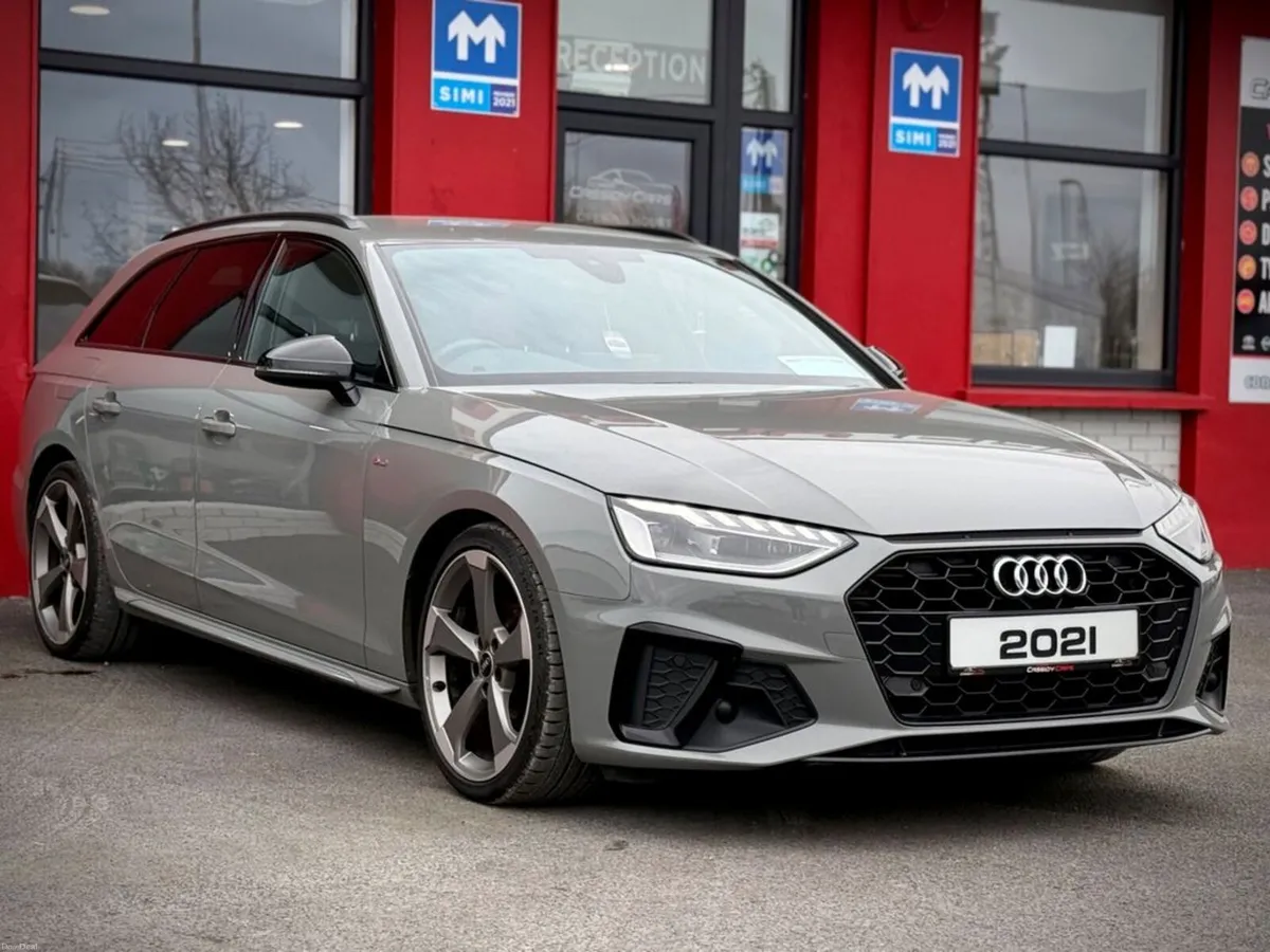 Audi A4 AVANT TDI S LINE BLACK EDITION // 12 MONTH - Image 3