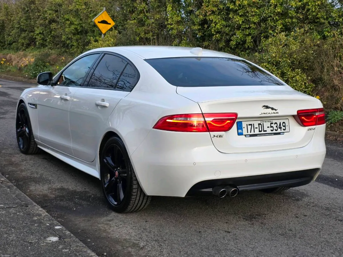 171 JAGUAR XE RLINE 2.0D AUTO - Image 3