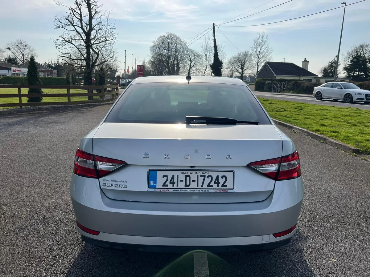 Skoda Superb DSG 2024 - Image 4