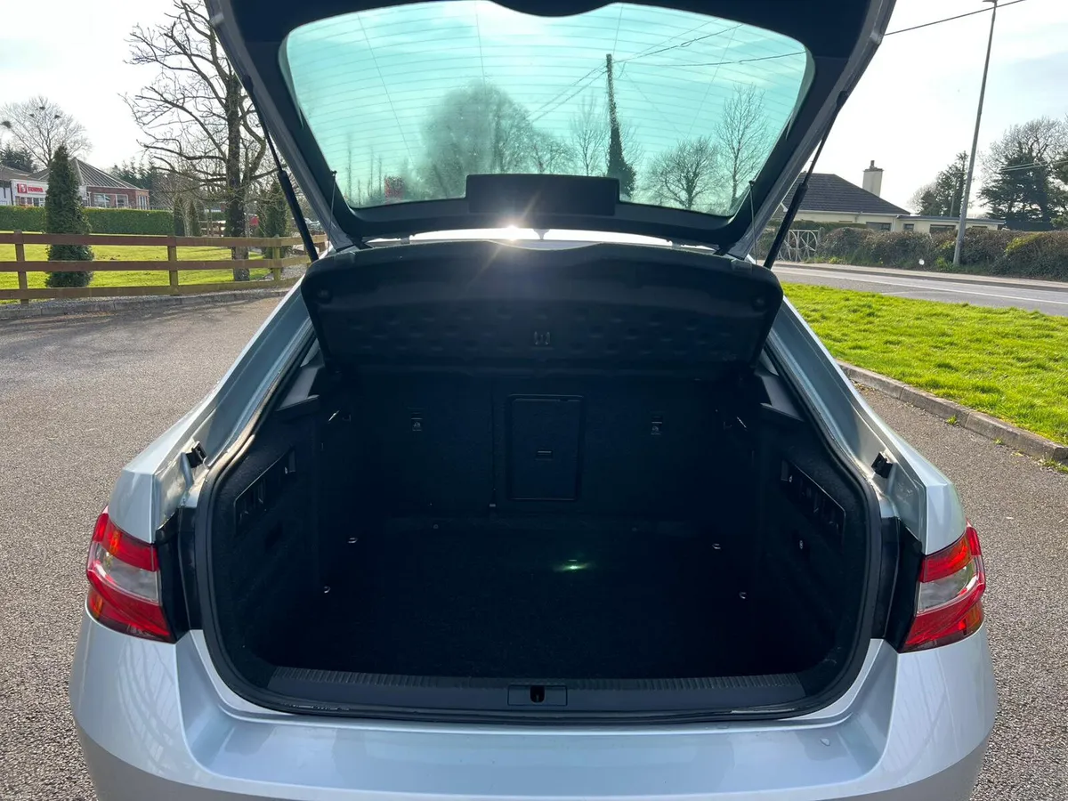 Skoda Superb DSG 2024 - Image 5
