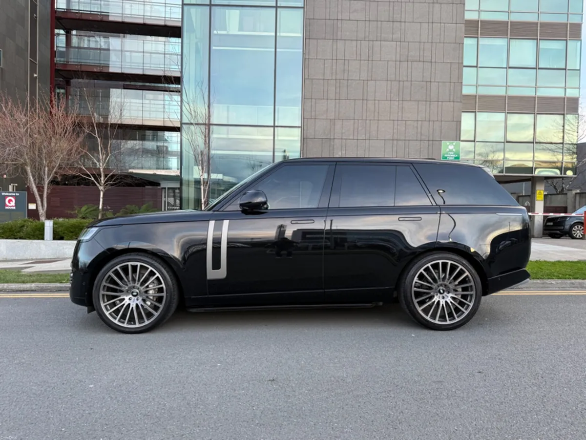 Land Rover Range Rover HSE D350 - Huge Spec - Low - Image 1