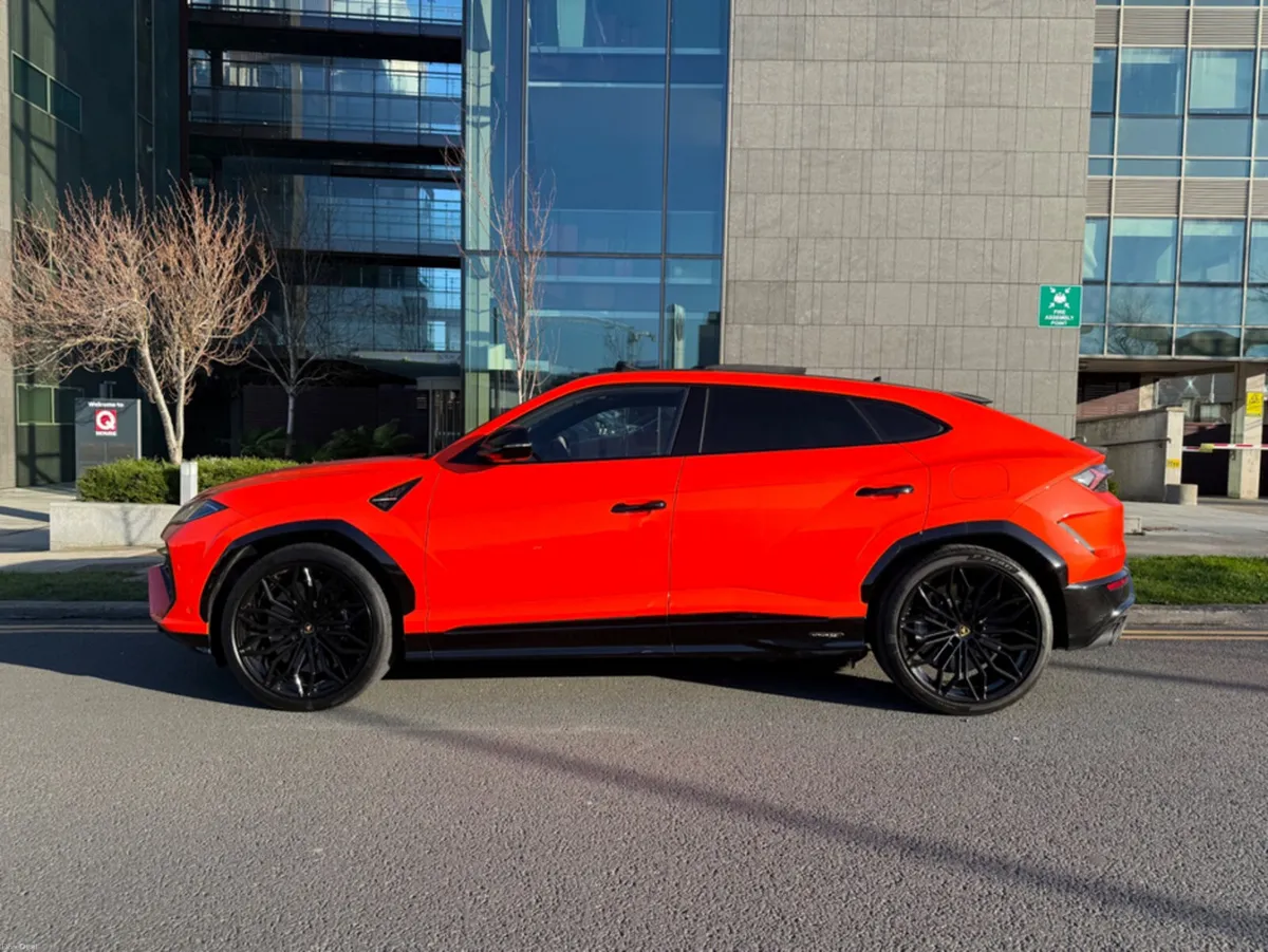 Lamborghini Urus SE 4.0 V8 Hybrid - Very High Spec - Image 1
