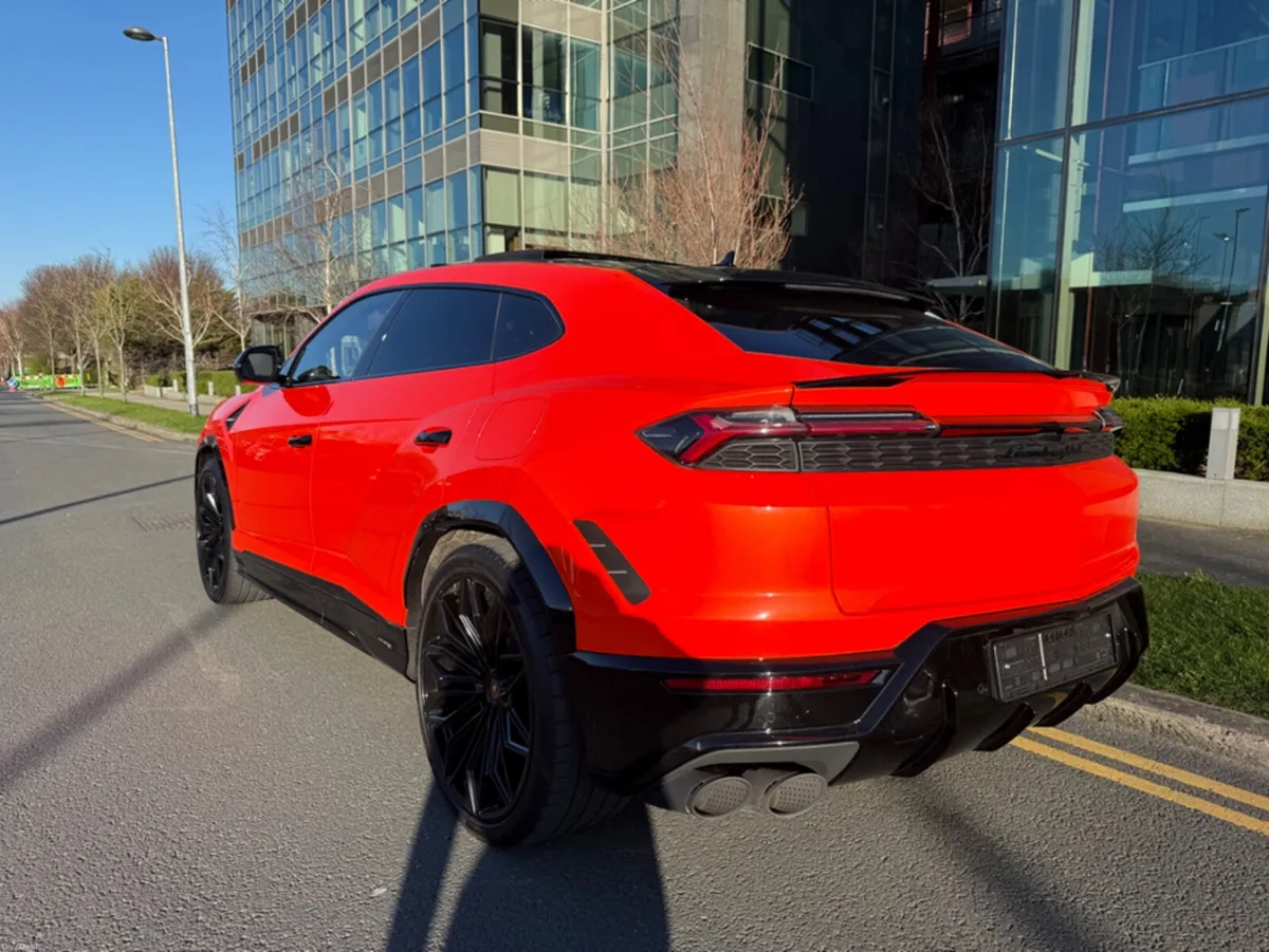 Lamborghini Urus SE 4.0 V8 Hybrid - Very High Spec - Image 3