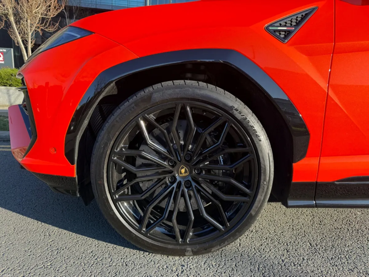 Lamborghini Urus SE 4.0 V8 Hybrid - Very High Spec - Image 6