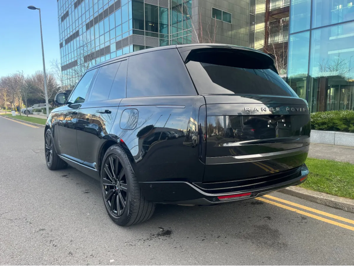 Land Rover Range Rover P550e Autobiography - Image 3