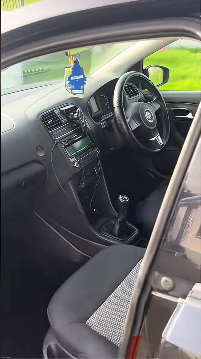 Volkswagon polo - Image 3