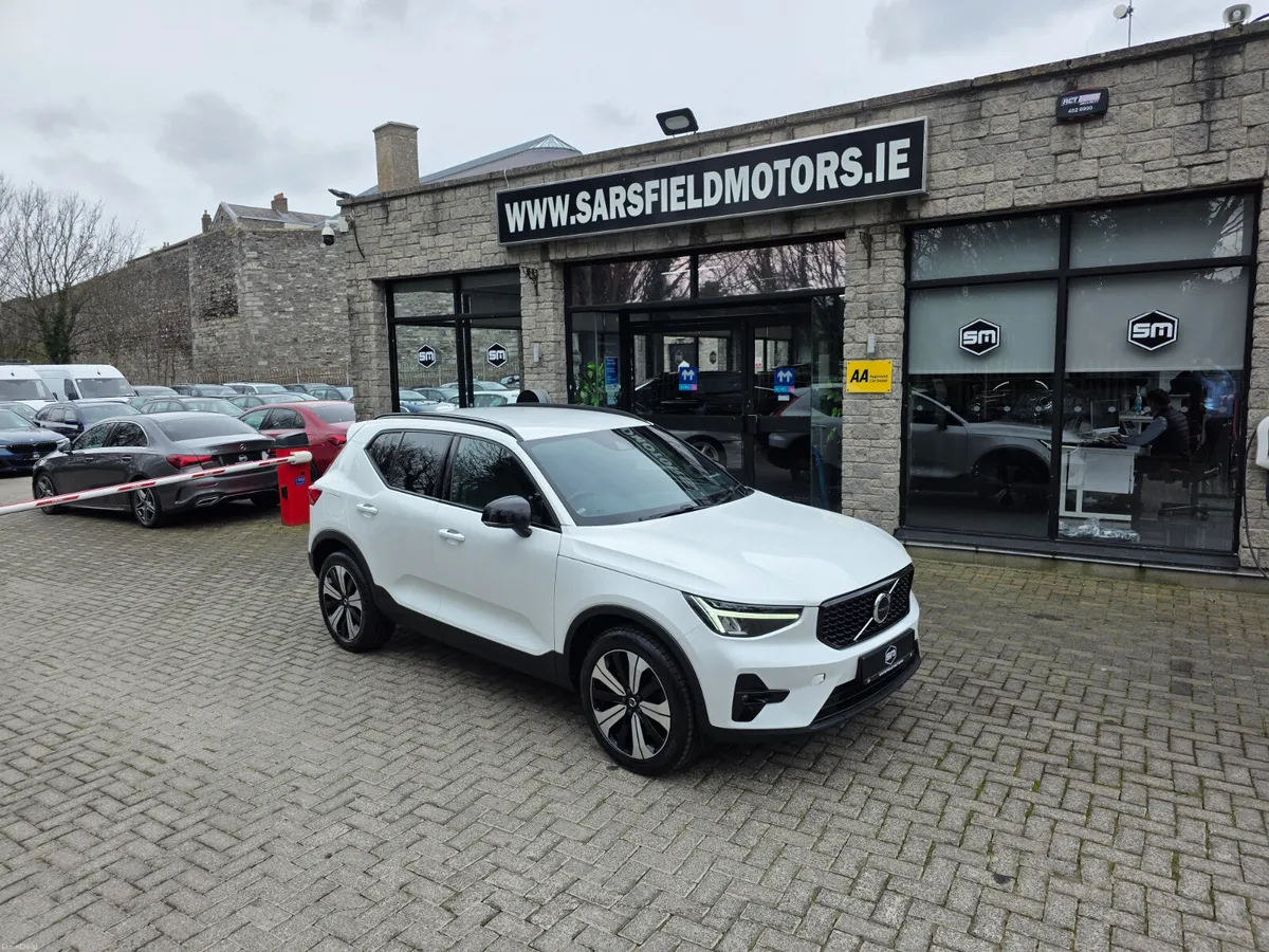 2022 VOLVO XC40 RECHARGE PLUS. - Image 3