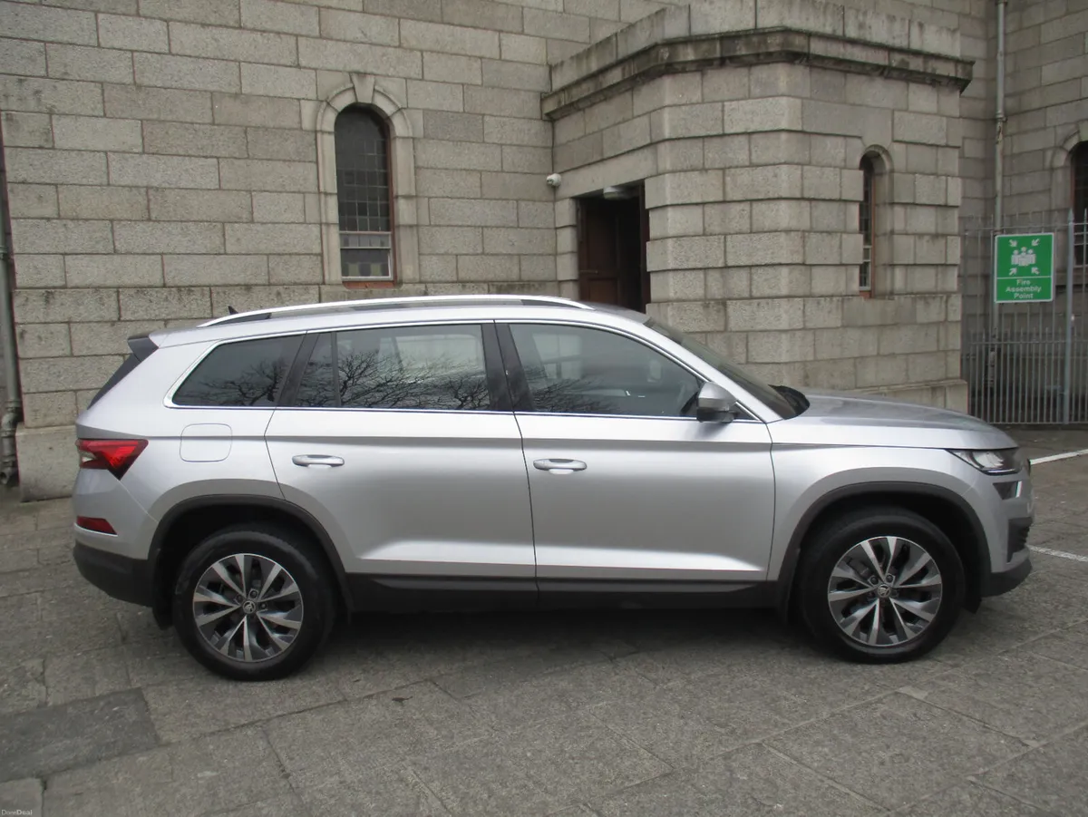 2023 SKODA KODIAQ 2.0 TDI DSG AMB 7 SEAT / LEATHER - Image 2