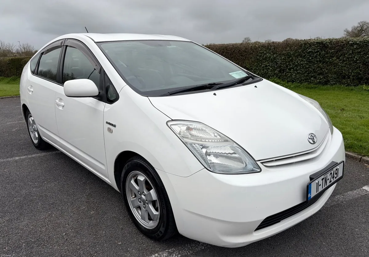 Toyota Prius Hybrid Synergy Drive 2011 - Image 1