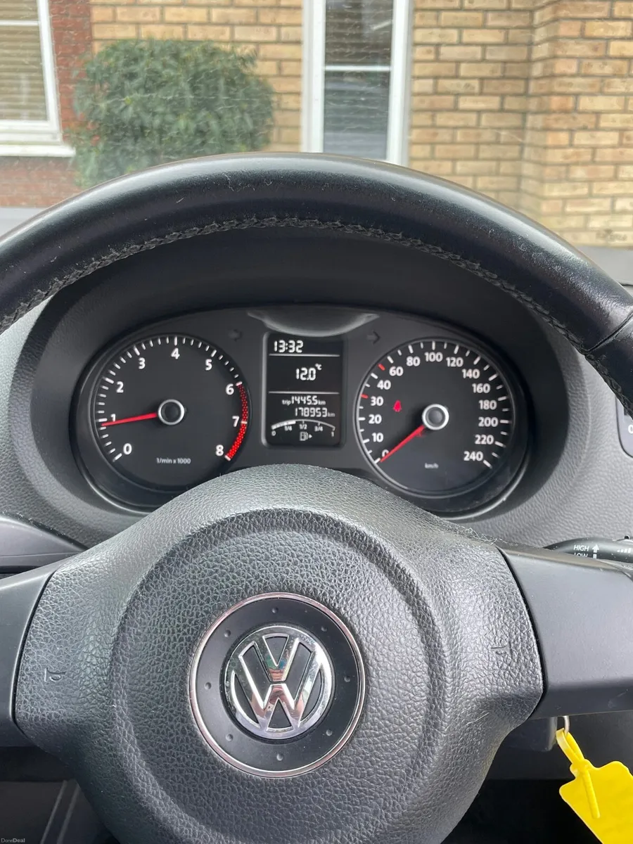 Silver Volkswagen Polo TRENDLINE 2013 - Image 4