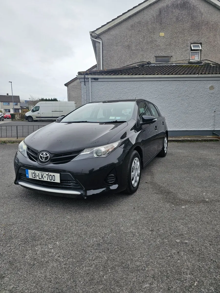 Toyota Auris 2013 - Image 1