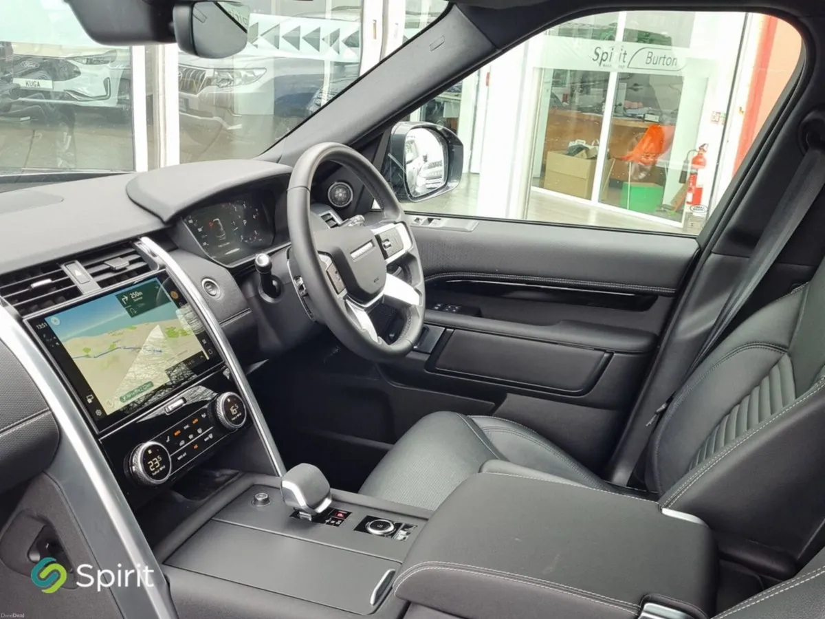 Land Rover Discovery 3.0 D350 Campaign - Image 3