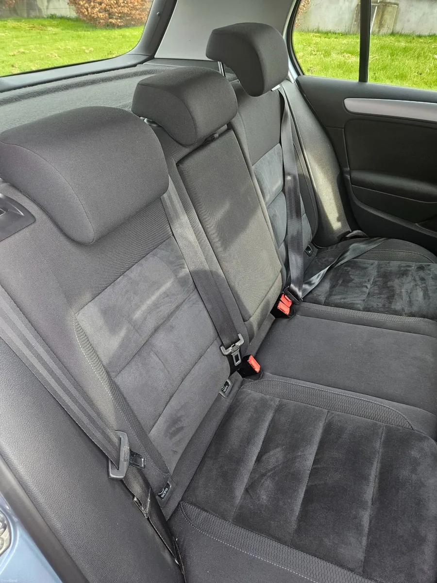 Volkswagen Golf 2011 - Image 3