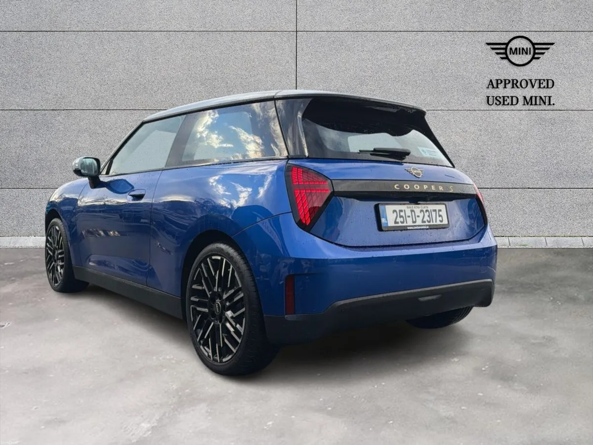 Mini Cooper Cooper SE - Image 2