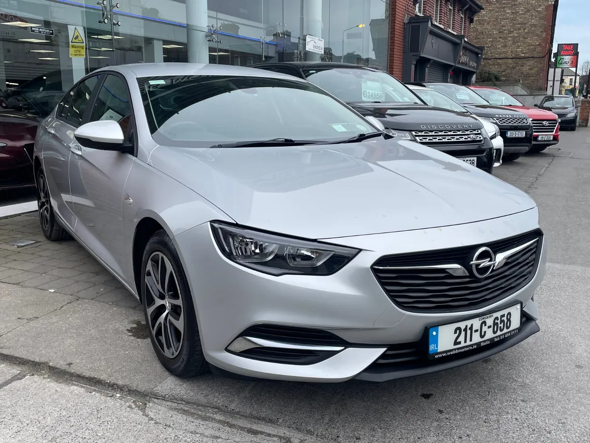Insignia 1.6 D GRAND SPORT 5DR H/BACK 1 OWNER - Image 1