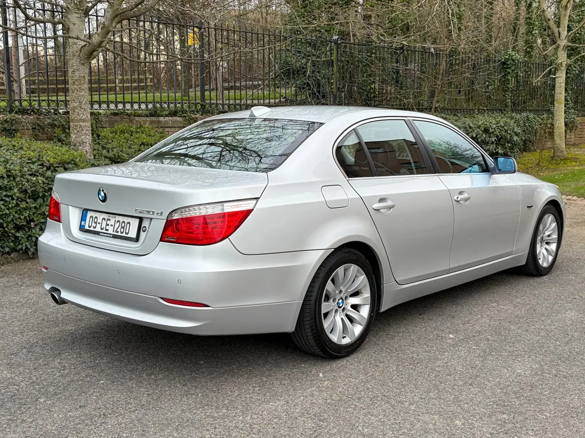 BMW 520D 2009 LCI EDITON !! - Image 3