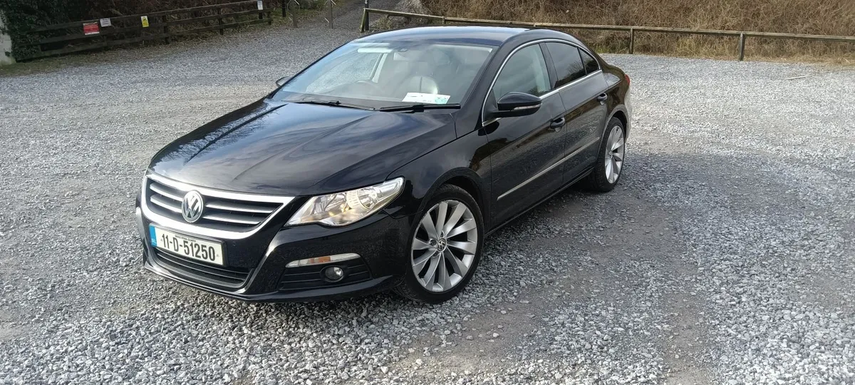 Volkswagen Passat 2011 - Image 2