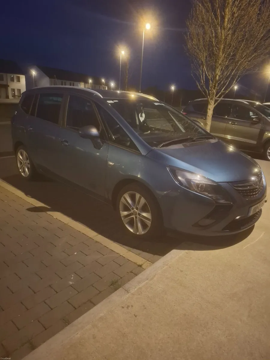 Vauxhall Zafira 2013 AUTOMATIC. - Image 1