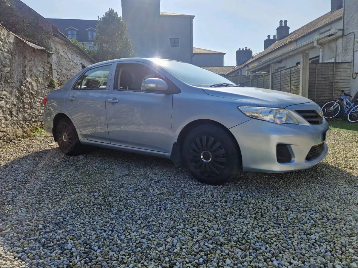 Toyota corolla - Image 2