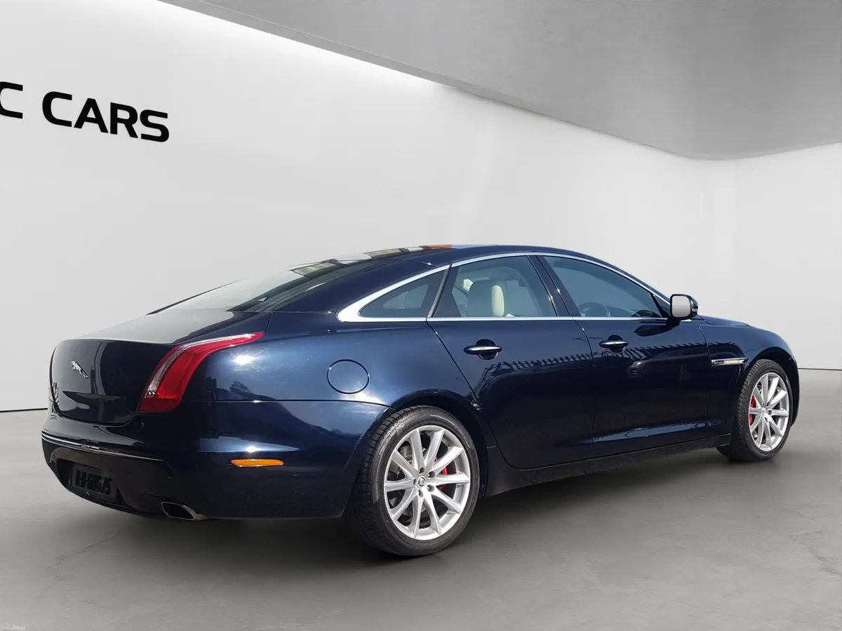 JAGUAR XJ PREMIUM LUXURY 2011 - Image 3