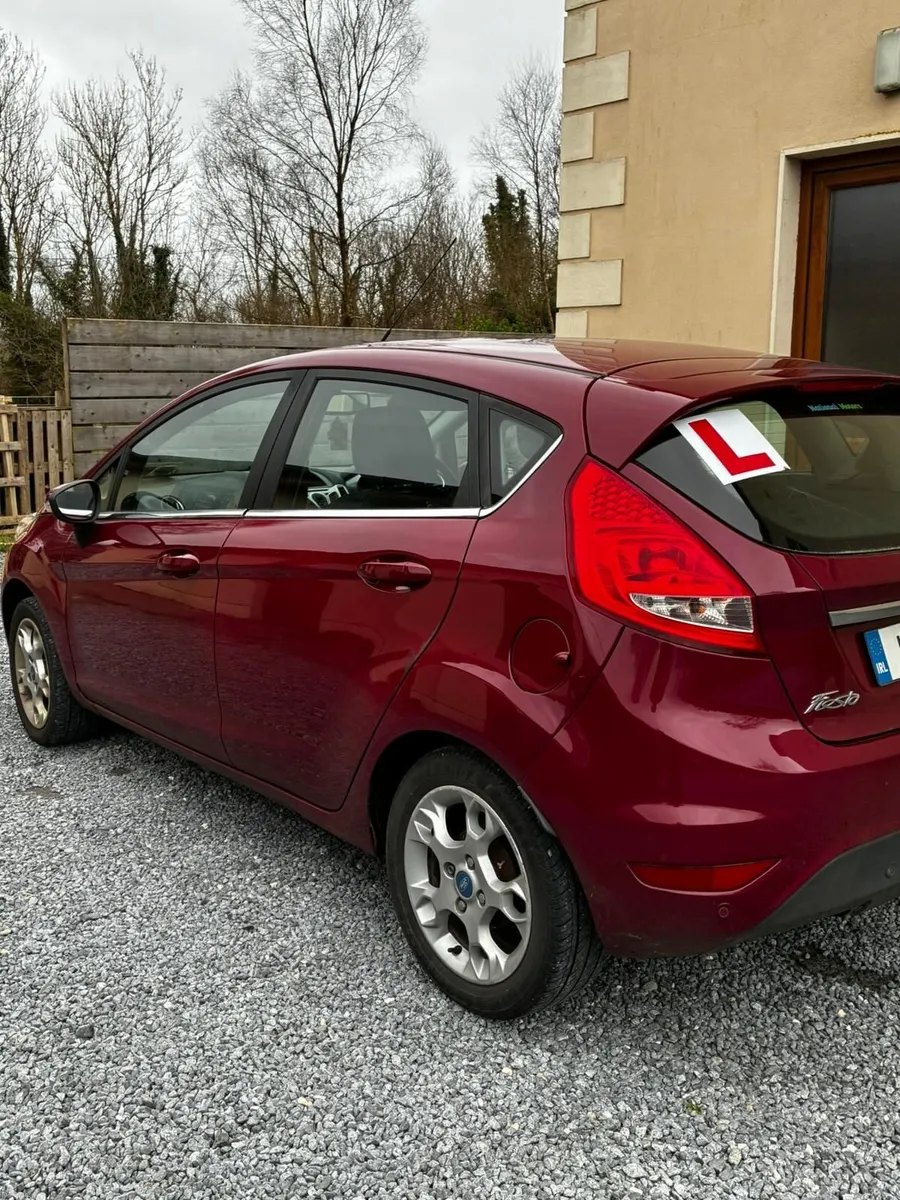 Ford Fiesta 2012 - Image 2