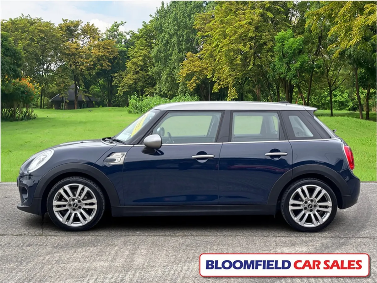 Mini Cooper 1.5 PETROL AUTO, 2-TONE INTERIOR // PR - Image 4