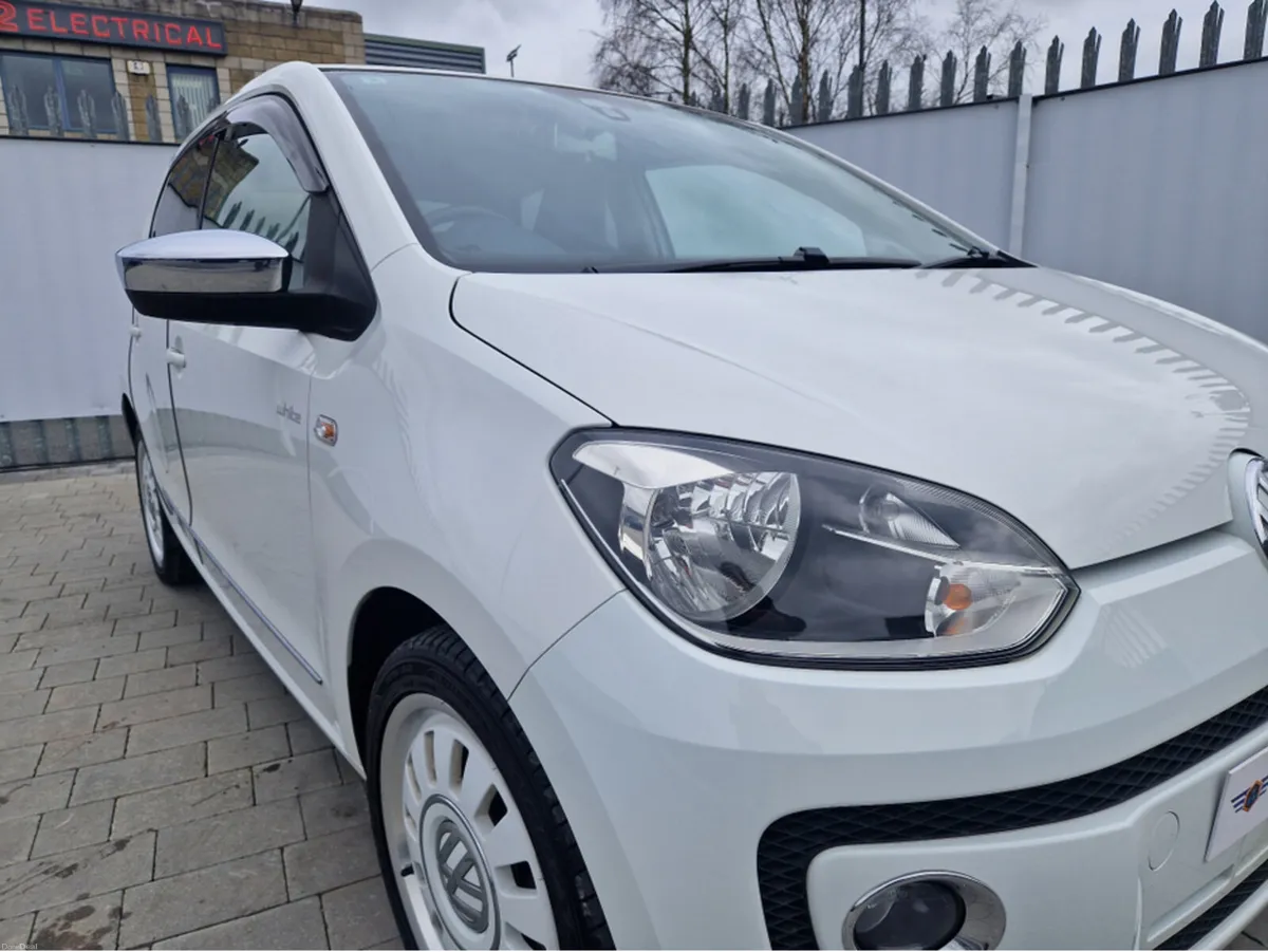Volkswagen up! 1.0 PETROL AUTO - Image 2