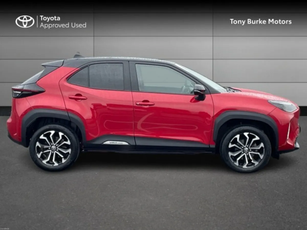 Toyota Yaris Cross LunaSport - BiTone - 1.5 Hybrid - Image 3