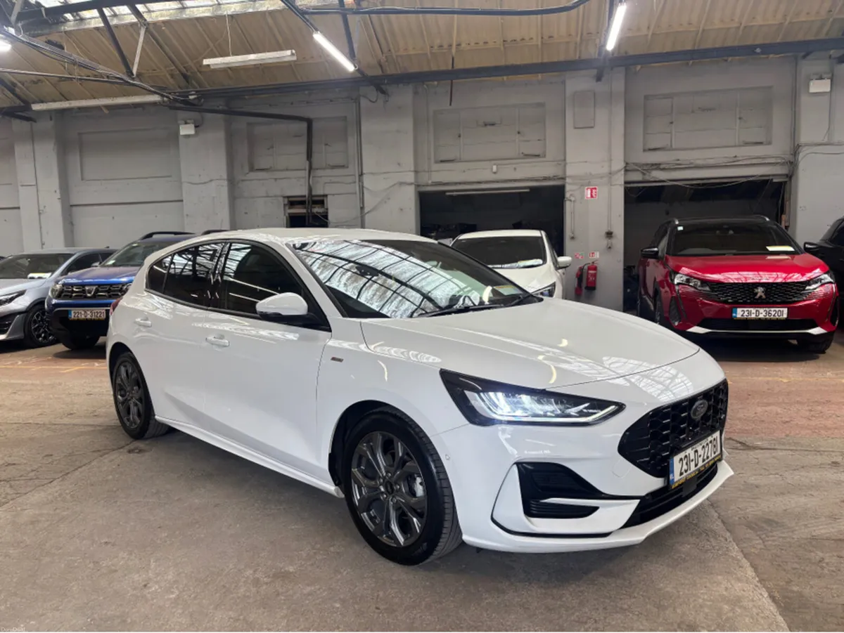 Ford Focus ST-LINE 1.0T 125 M6 FWD 4DR - Image 1