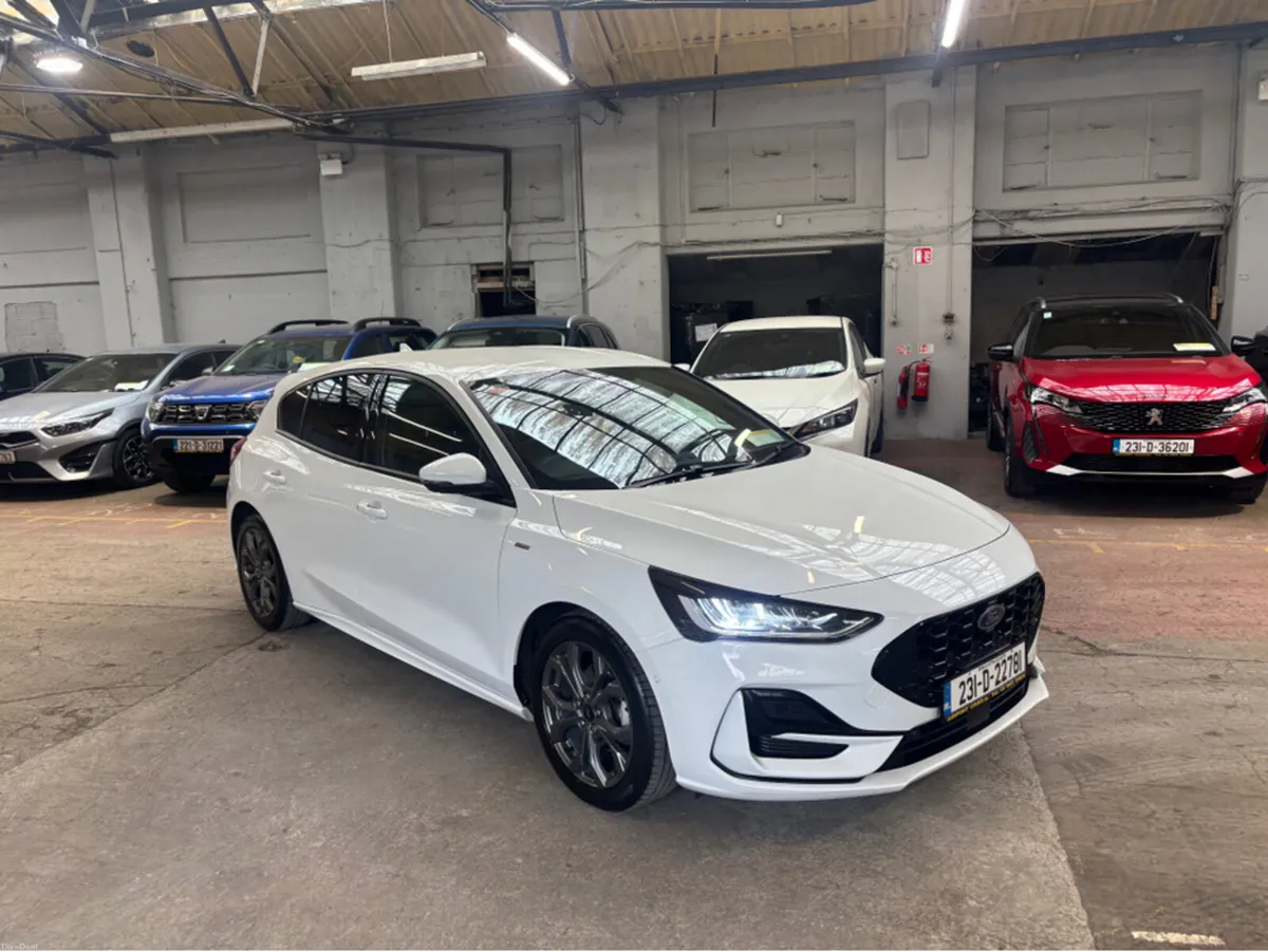 Ford Focus ST-LINE 1.0T 125 M6 FWD 4DR - Image 3