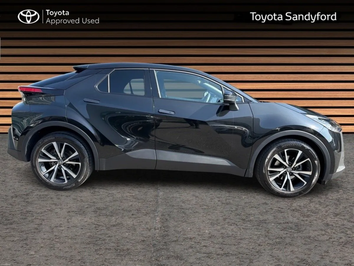 Toyota C-HR SPORT HYBRID - Image 3