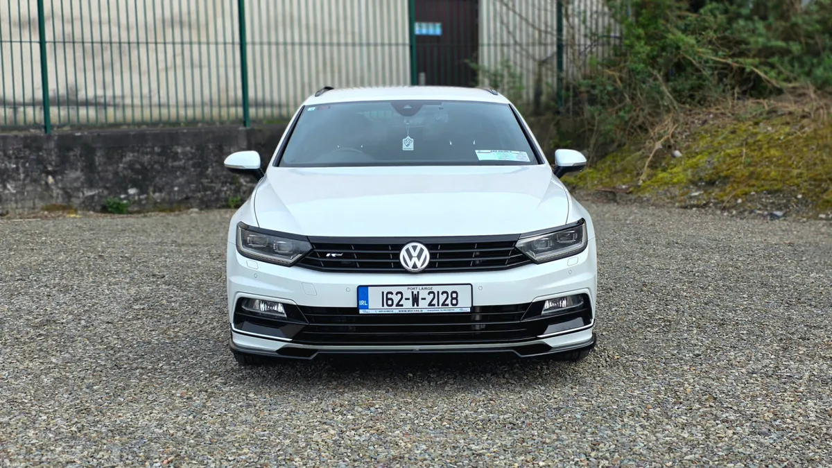 Volkswagen Passat R-Line Wagon - Image 4