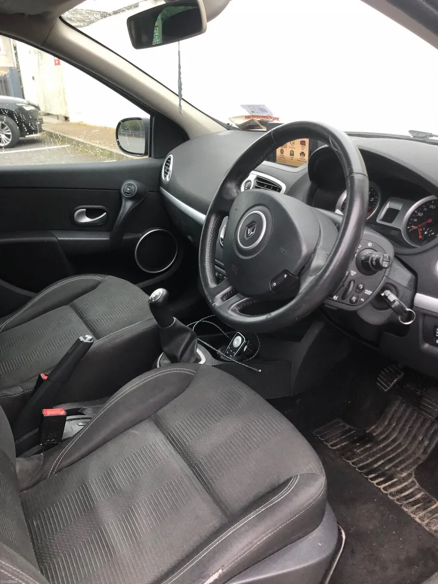 Renault Clio 2010 - Image 3