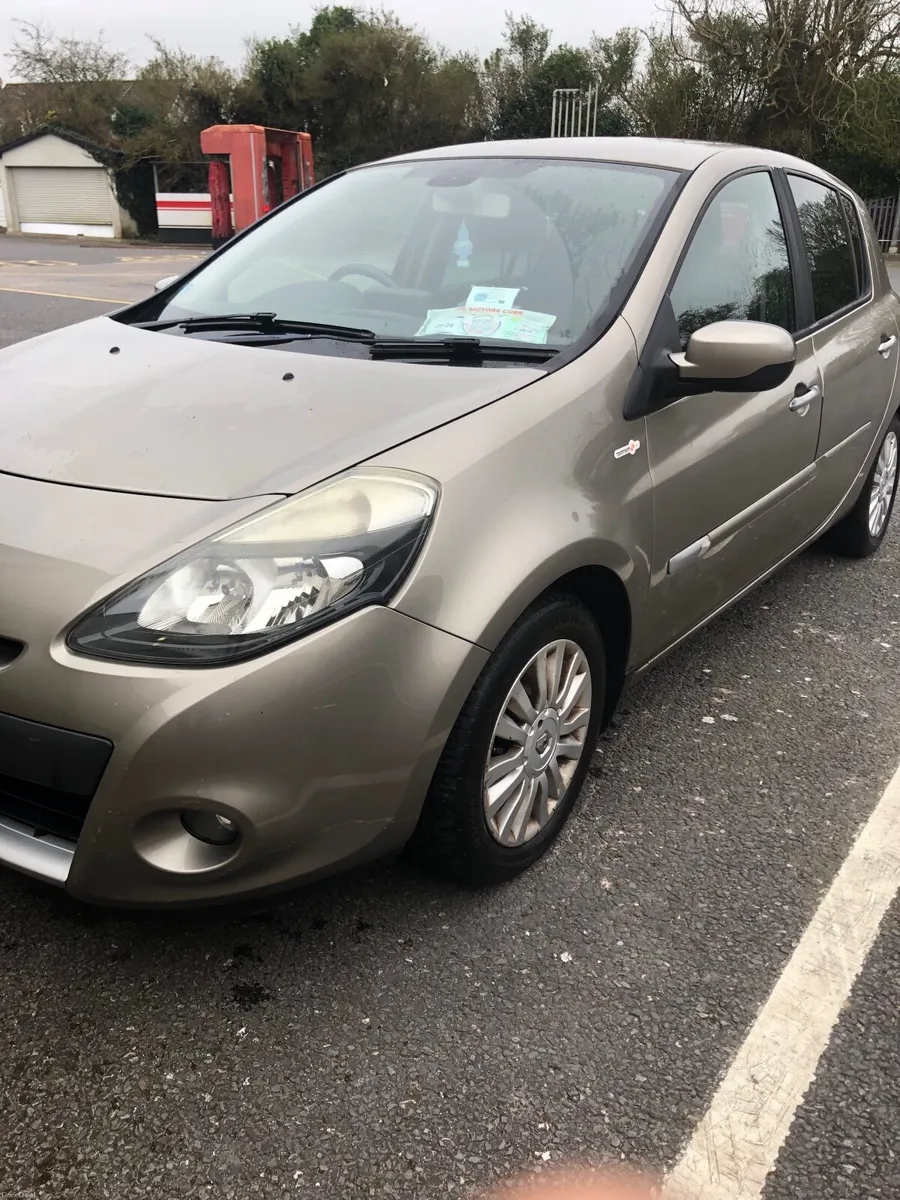 Renault Clio 2010 - Image 1