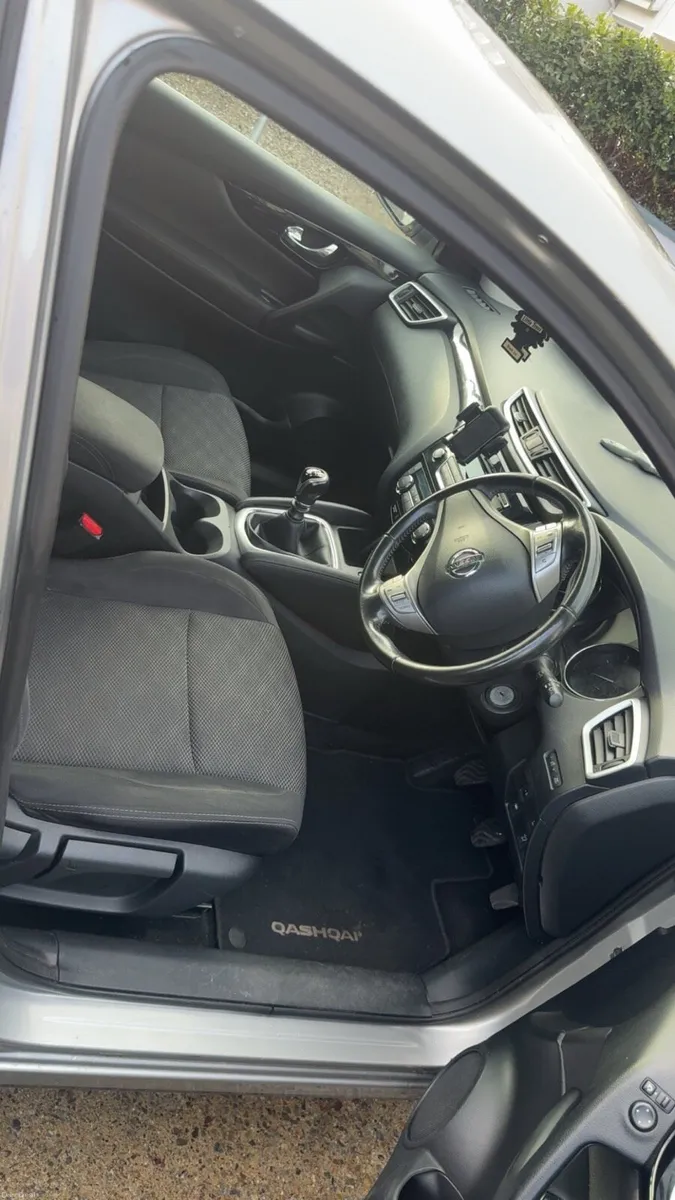 Nissan Qashqai 2015 - Image 3