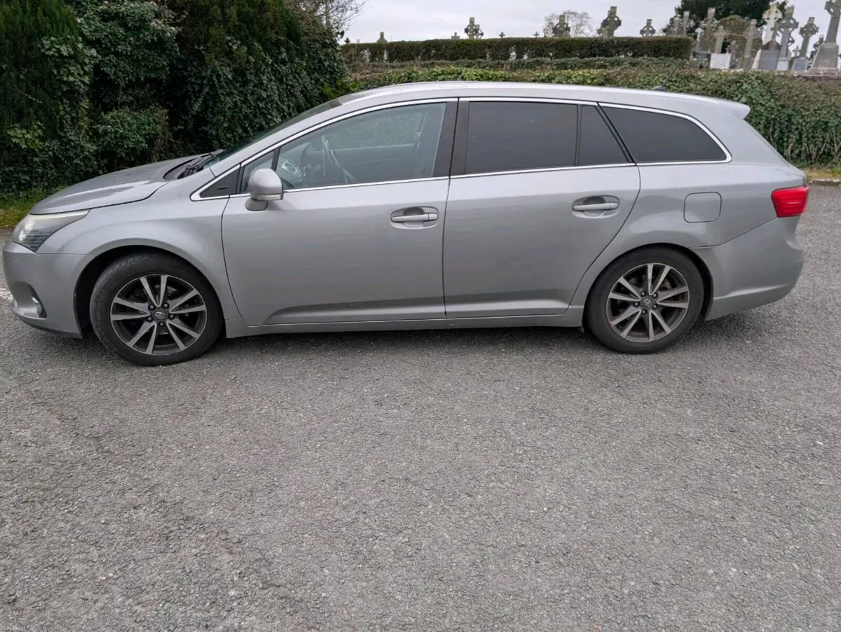 Toyota Avensis Estate - Image 4