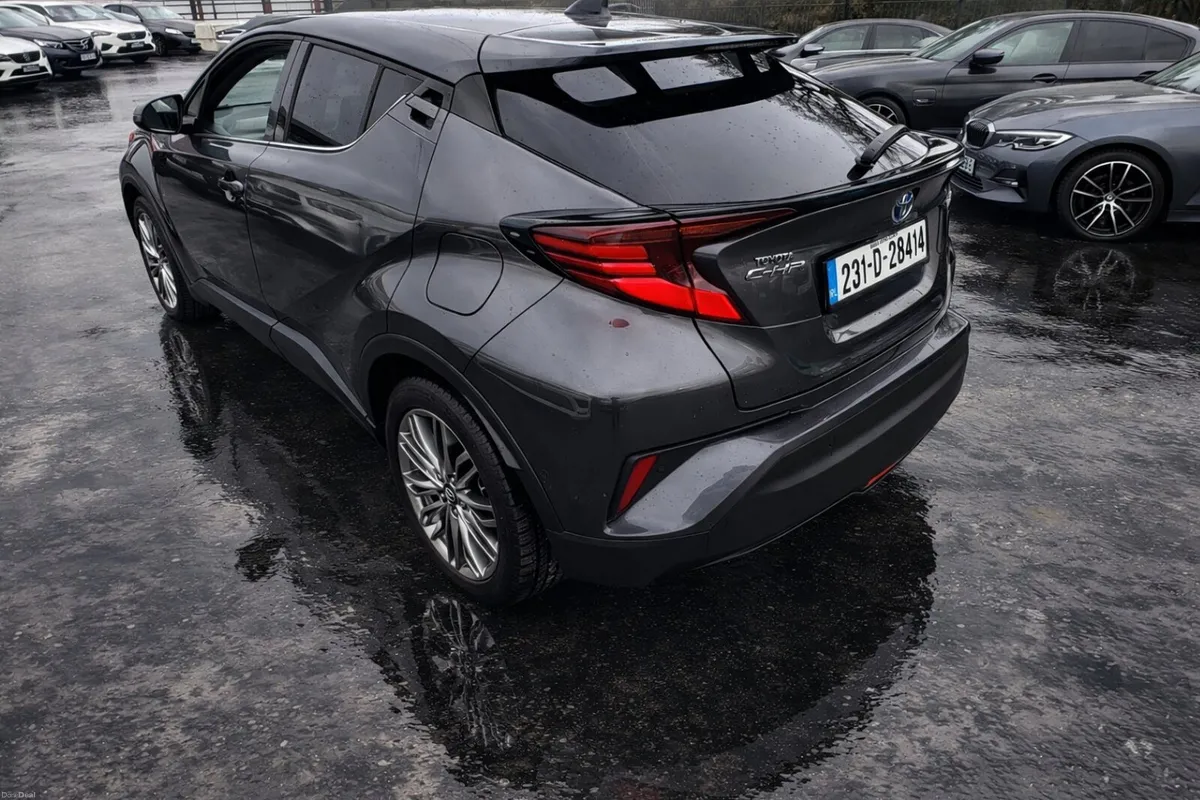 23 TOYOTA C-HR  SOL SPORT 1.8 HYBRID AUTOMATIC - Image 3