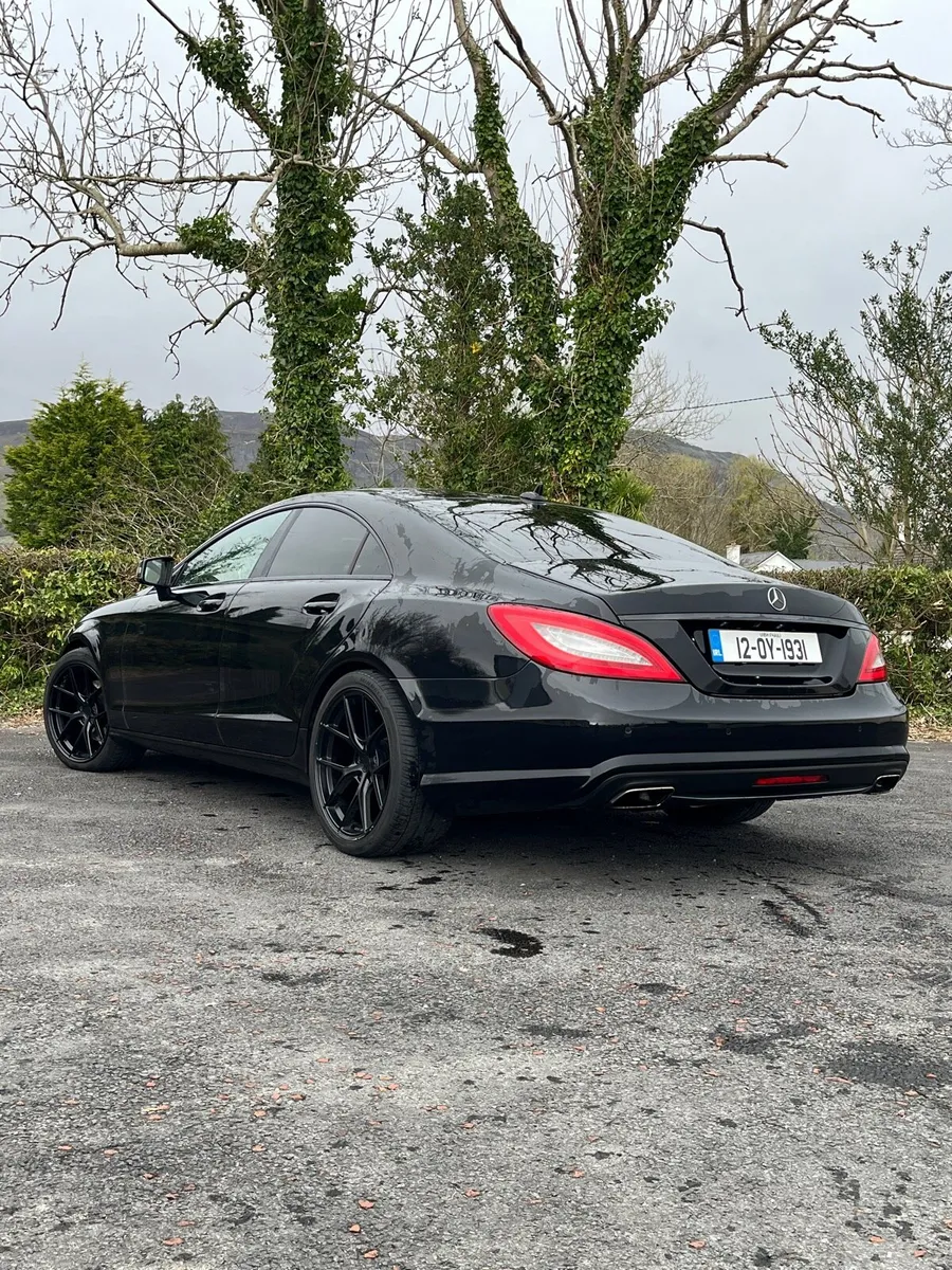 Mercedes-Benz CLS 2.2 Diesel AMG Line - Image 2
