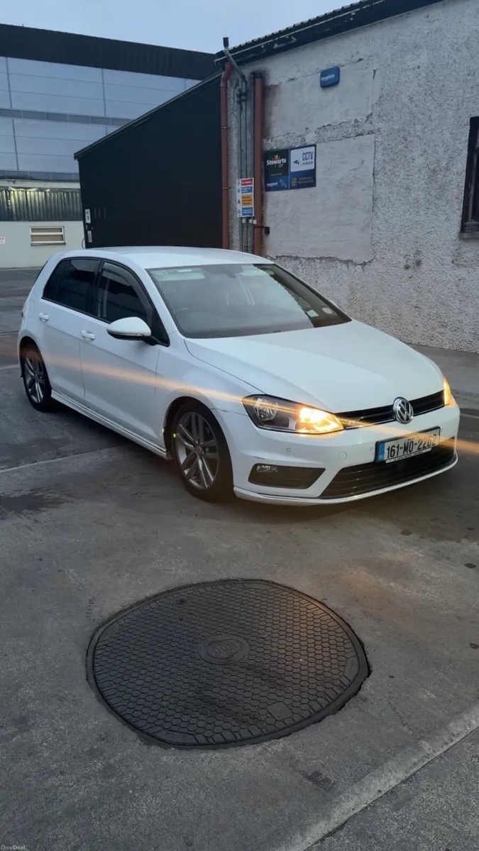 Volkswagen Golf R-Line - Image 1