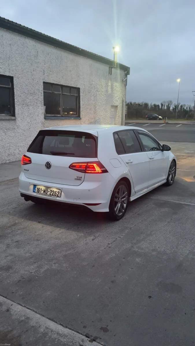 Volkswagen Golf R-Line - Image 3