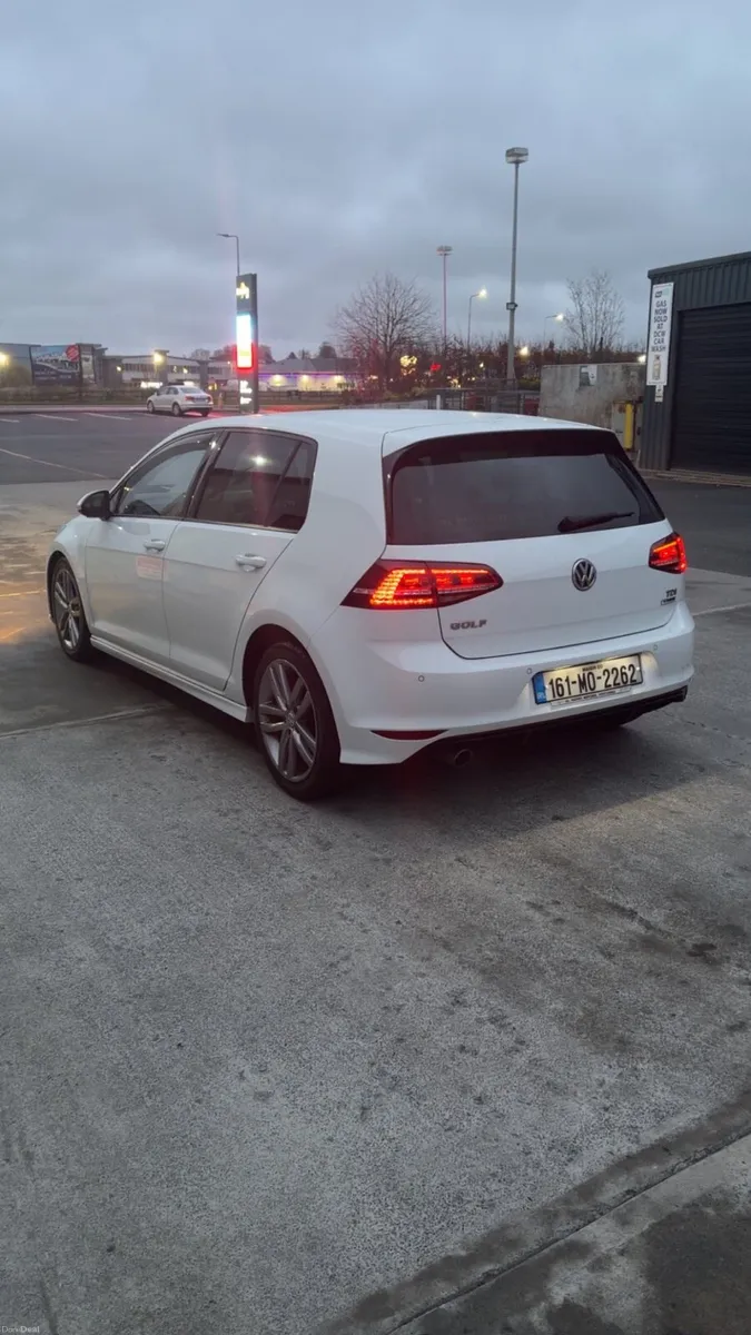 Volkswagen Golf R-Line - Image 4