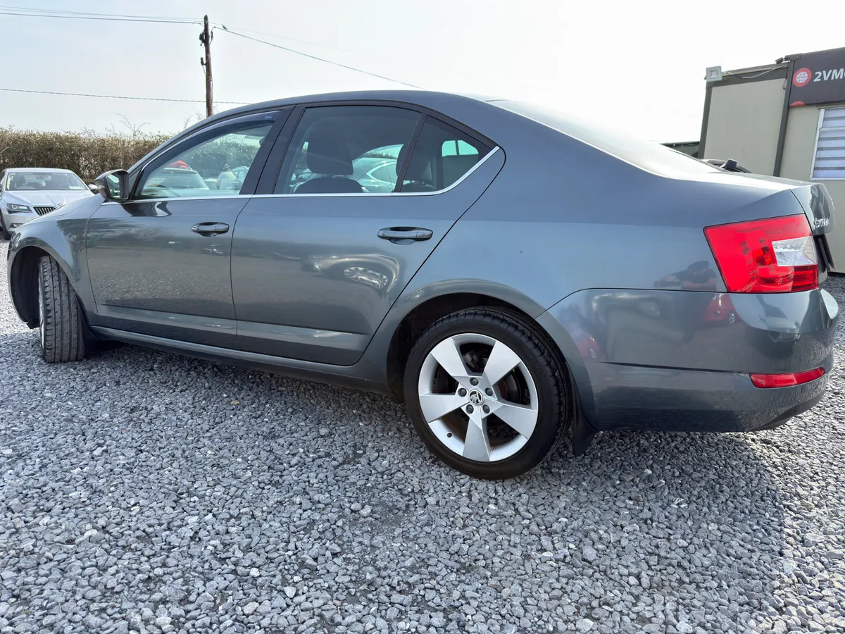 🔵 Skoda Octavia STYLE 1.6 TDI 110BHP 4DR 1 OWNER - Image 3