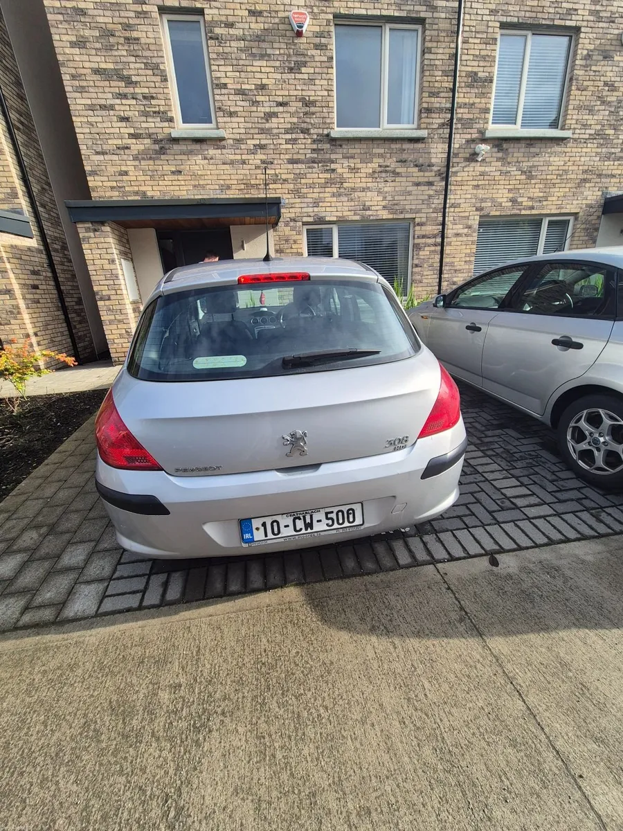 Peugeot 308 2010 - Image 2