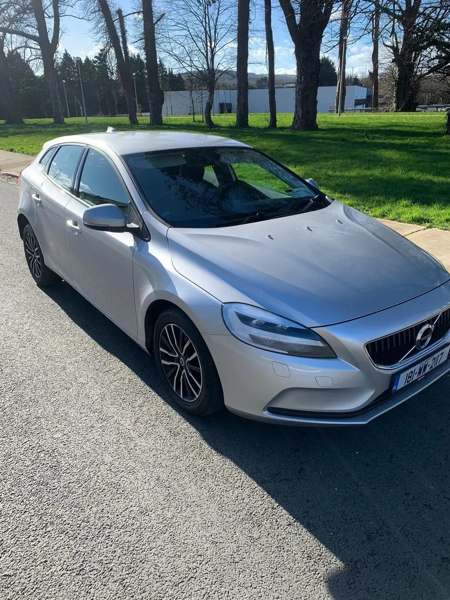 Volvo V40 2018 - Image 1