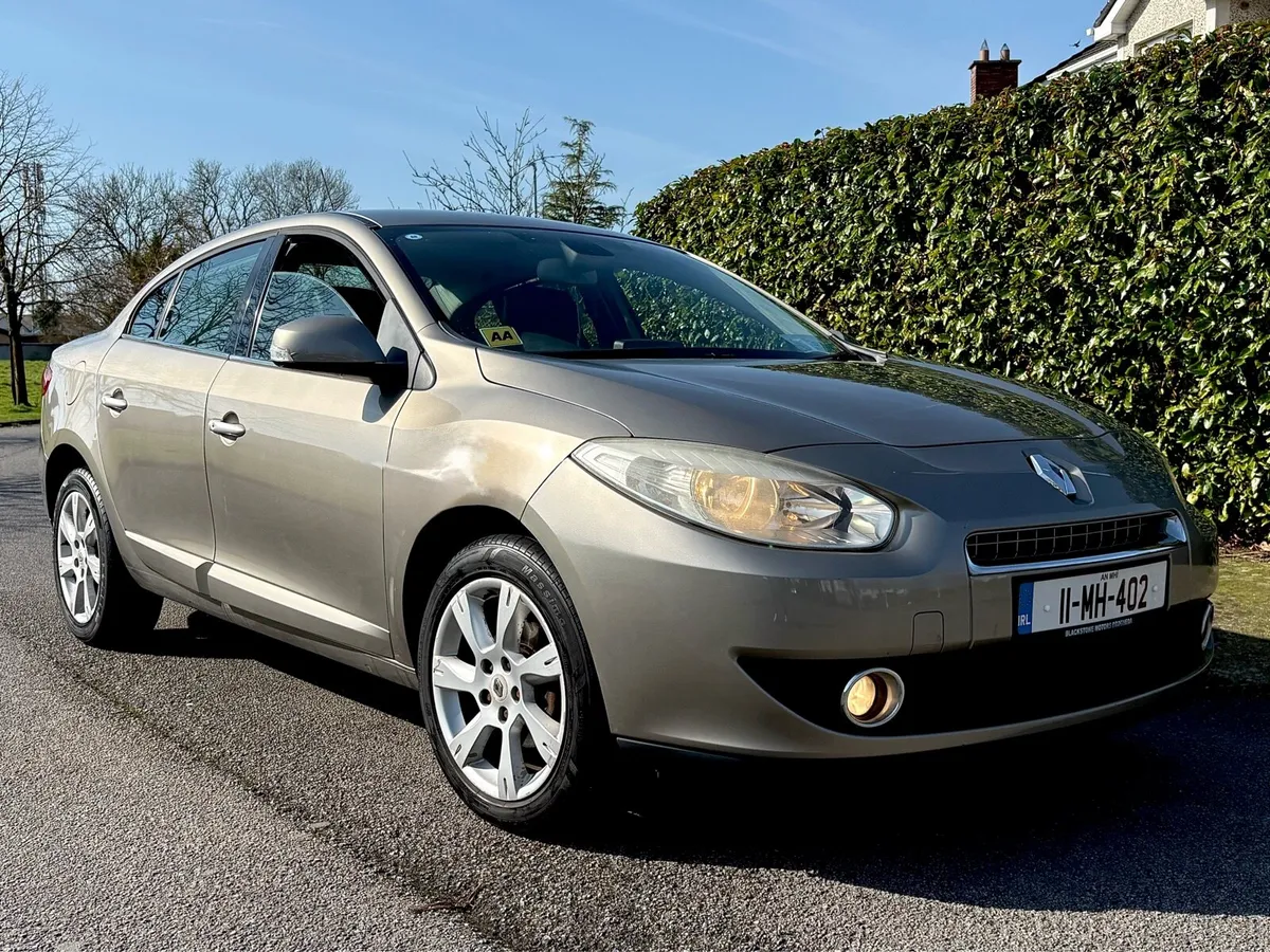 Renault Fluence New NCT05/27 1 owner only 120kms - Image 1