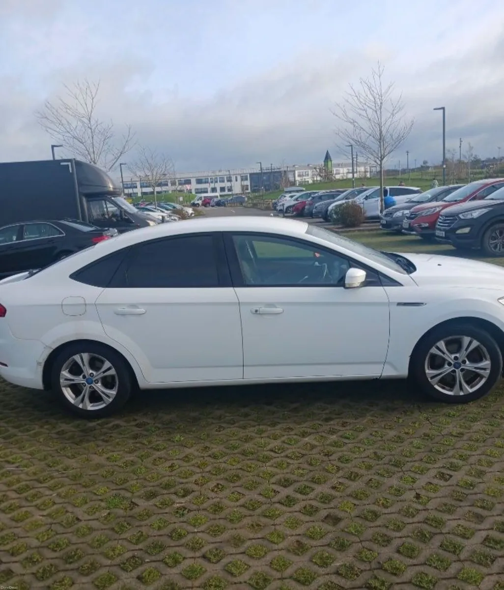 Ford Mondeo 2011 - Image 2