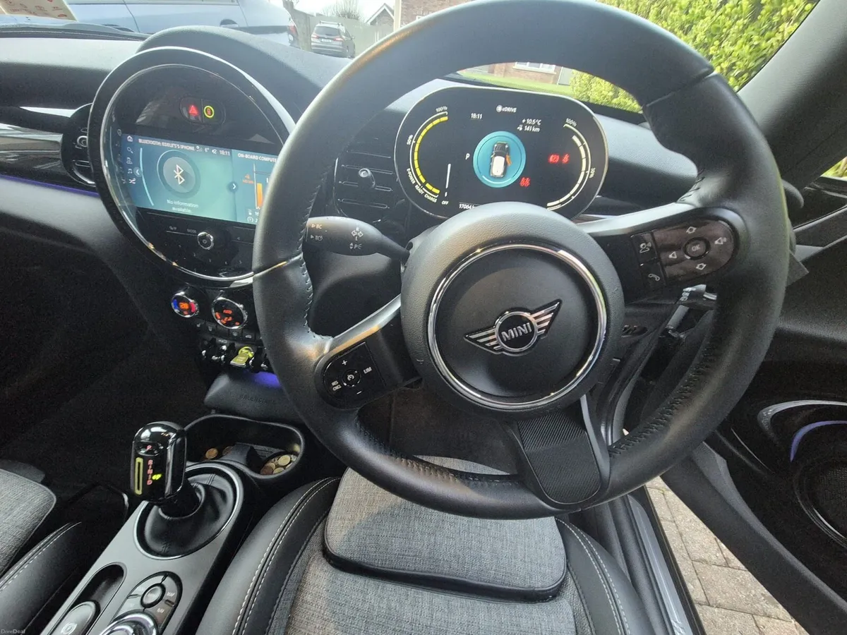 Image 4 of 5