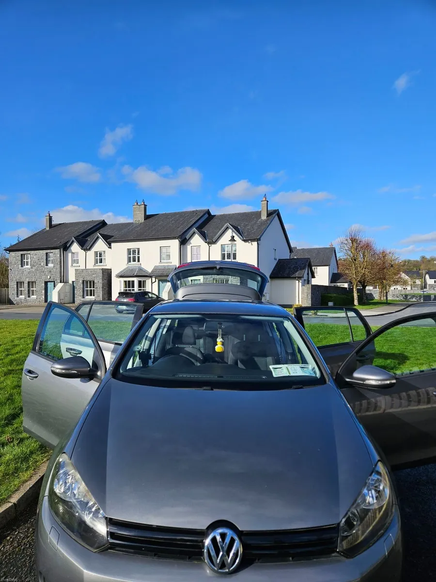 Volkswagen Golf 2012 - Image 1